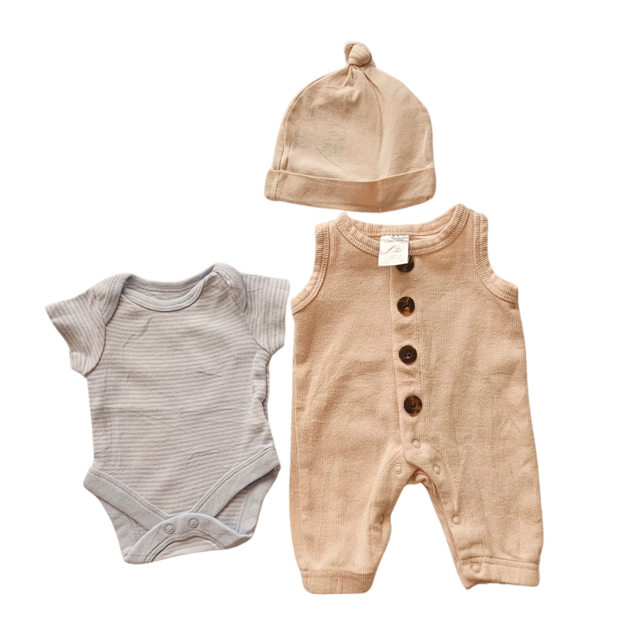 B - lot de 2 bodies + bonnet nouveau-né (2,5kg) #400