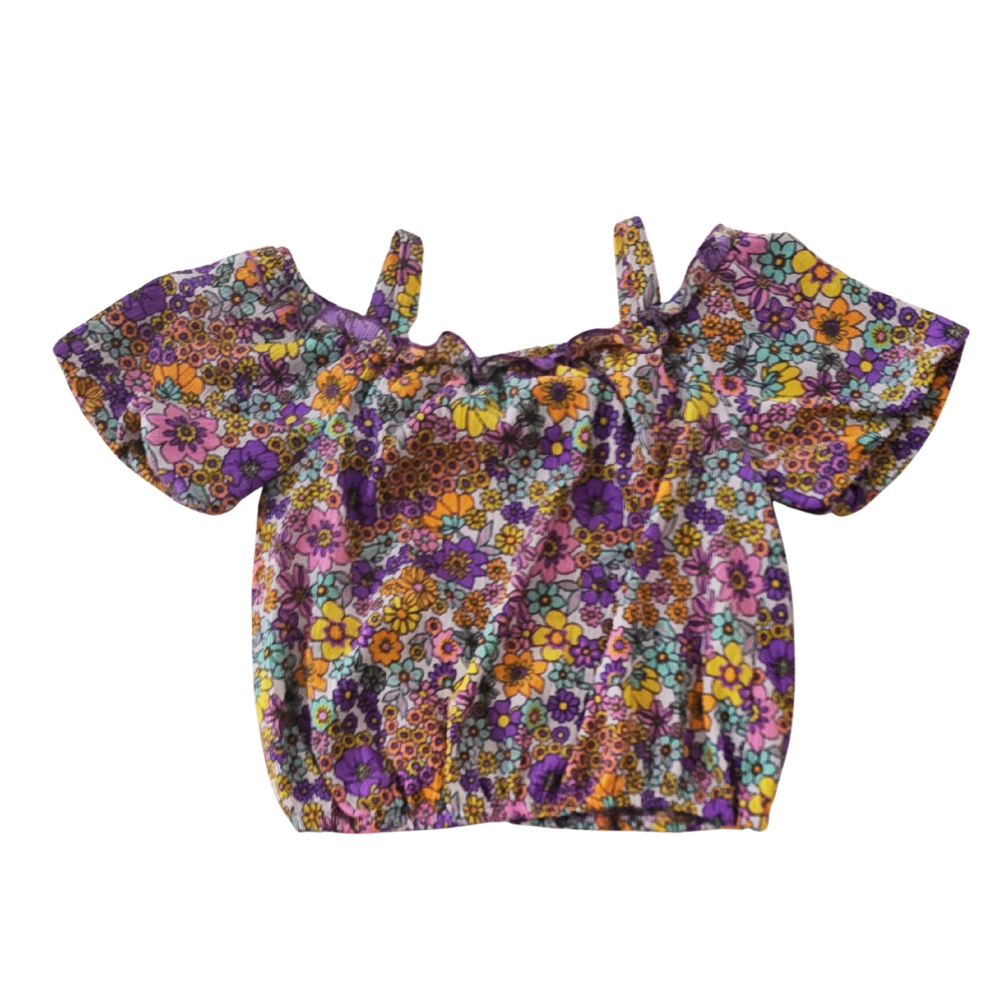 B - Haut court fleuri à épaules dénudées 12-13 ans.