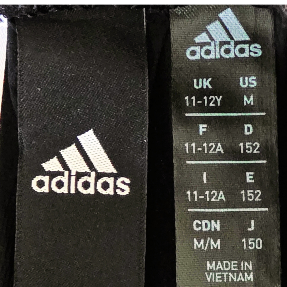 C - Short sport adidas 11-12 ans #102