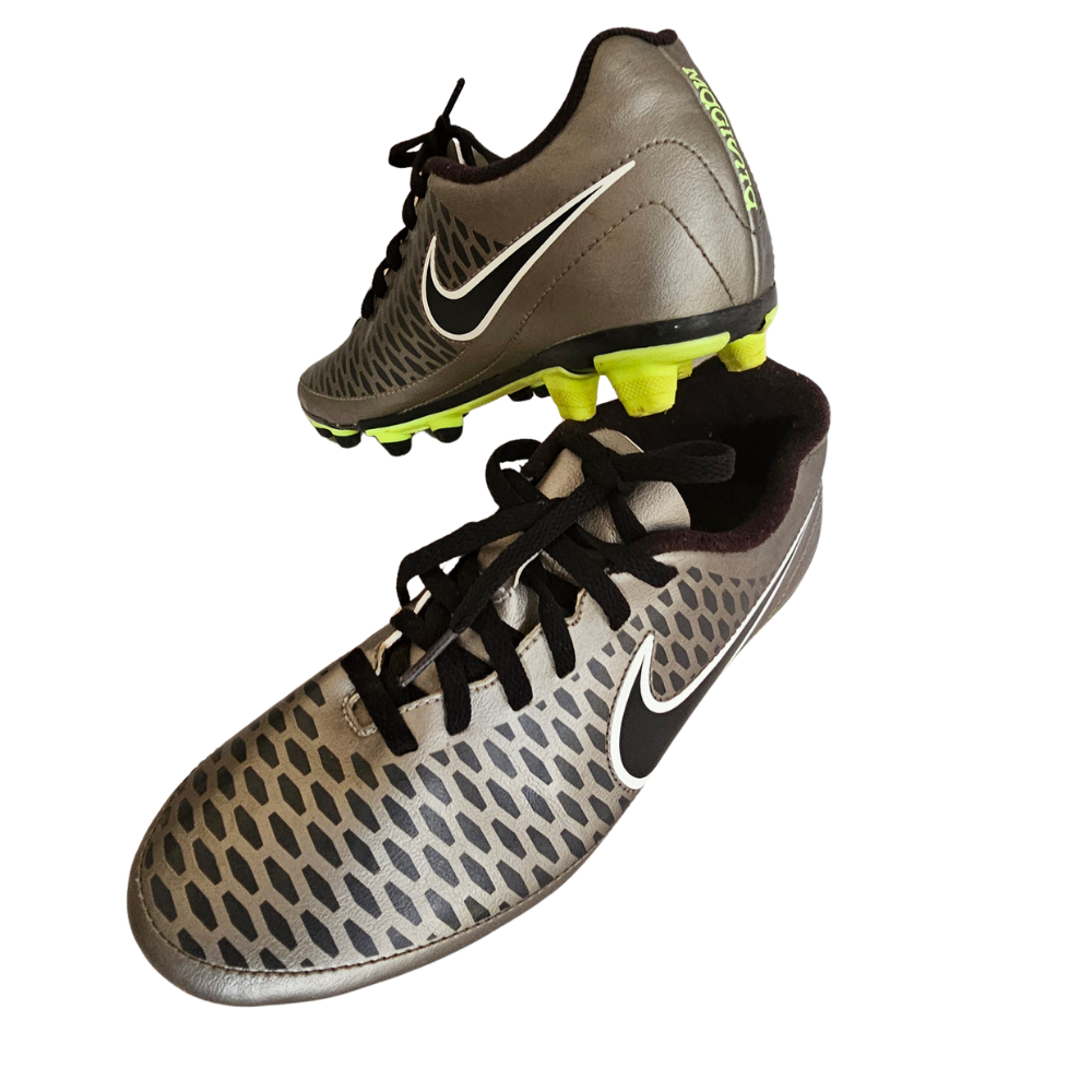 C - Crampons Nike taille  #441