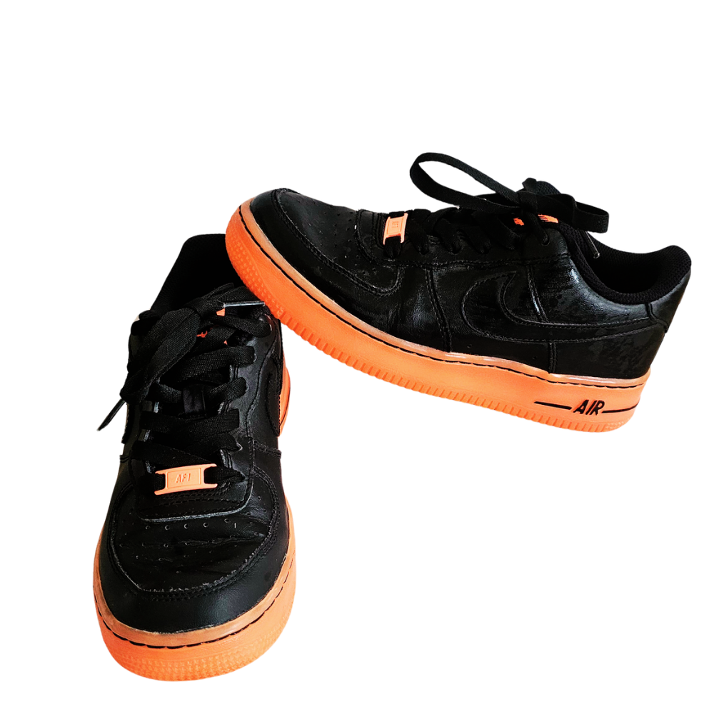 Nike Air Force 1 Premium GS 'Black Hot Lava taille 37.5 #444
